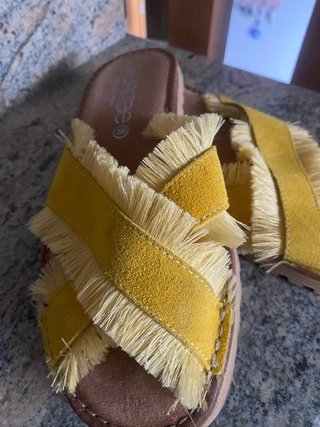Sandalias planas amarillas talla 38
