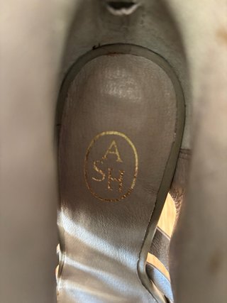 Sandalias de tacón verde oliva ante