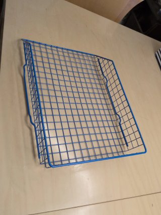Bandeja metálica azul para oficina