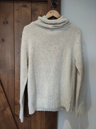Jersey Bershka blanco cuello alto