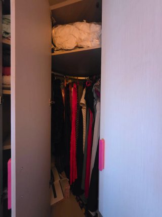 Cama y armario habitación infantil