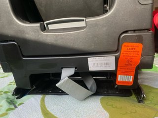 Silla de coche infantil roja con adaptador bebés