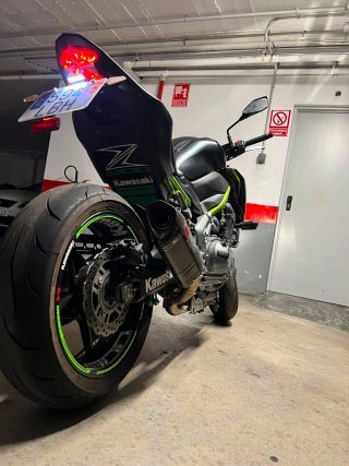 Kawasaki Z900 A2 Negra/Verde