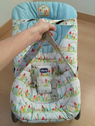 Hamaca bebé Chicco con arco de juegos