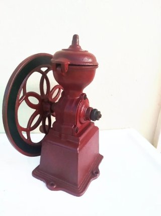 Molinillo de café antiguo