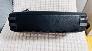 Bolso crossover Tommy Hilfiger negro