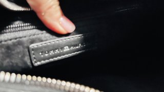 Bolso crossover Tommy Hilfiger negro