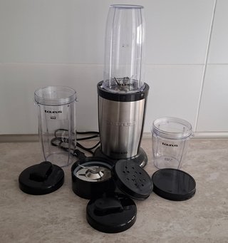 Batidora Taurus Shake & Go con 2 vasos