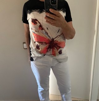 Blusa Erre de Raso Negra Estampada Mariposa