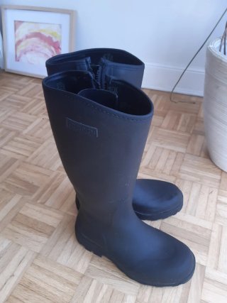 Botas de agua negras con cremallera