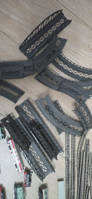 Lote de vías y trenes IberTrain
