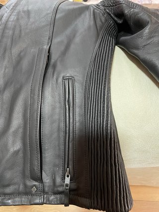 Cazadora de piel para moto mujer