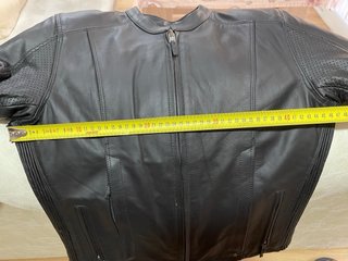 Cazadora de piel para moto mujer