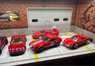 Garaje con luz y 6 Ferraris hotwheels