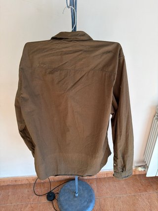 Camisa Bershka verde oliva