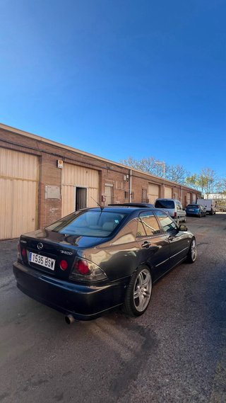 Lexus IS 2002