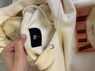 Sudadera Nude Project