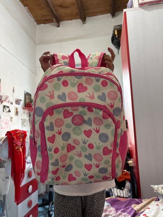 Mochila escolar infantil con corazones