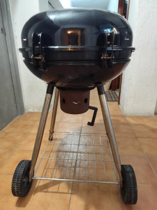 Barbacoa Negra con Termómetro