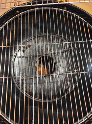 Barbacoa Negra con Termómetro