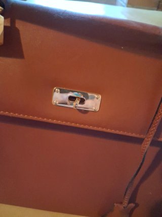 Bolso de piel marrón