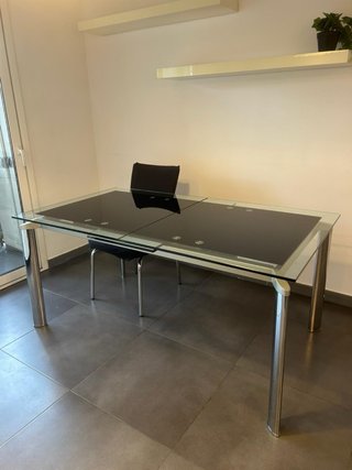 Mesa de comedor cristal y metal