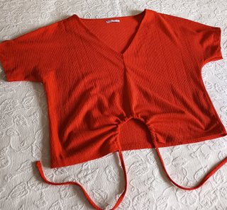 Top Zara escote pico cordón ajustable