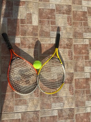 Raquetas de tenis y pelota
