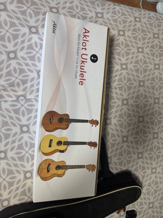 Ukelele Aklot con accesorios