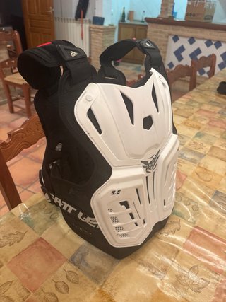 Peto Leatt 4.5 rígido MTB