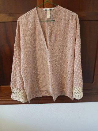 Camisa Zara manga larga bordada talla única