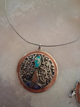 Colgante de plata con diseño Coral y turquesas