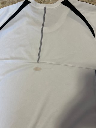 Camiseta Adidas blanca y gris