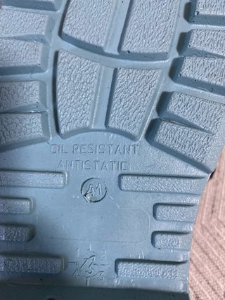Zapatos de seguridad negros nuevos