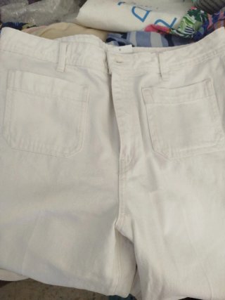 Pantalón blanco campana