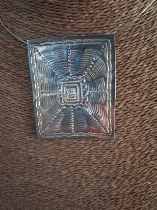 Colgante plata diseño punteado