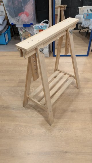 Caballete de madera Ikea