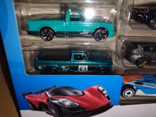 Confezione da 10 auto Hot Wheels