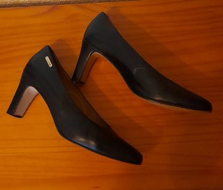 Zapatos de tacón Pierre Cardin negros, piel