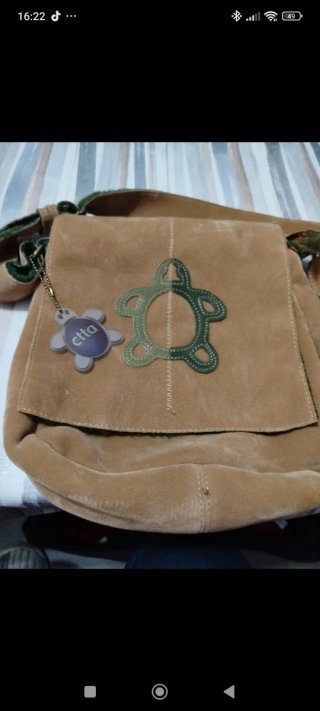 Bolso Camel con Tortuga Bordada
