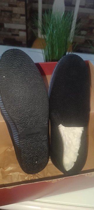 Zapatos negros de estar por casa