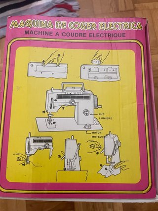 Máquina de coser eléctrica vintage Roman