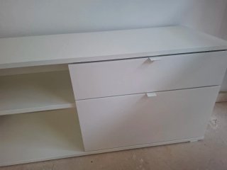 Mueble de salón blanco