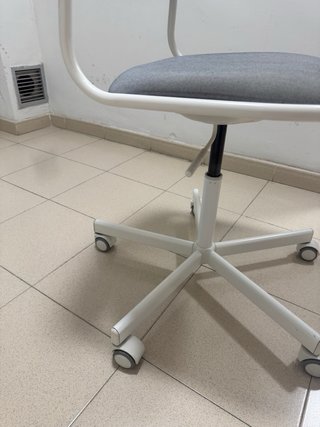 Silla de escritorio con ruedas