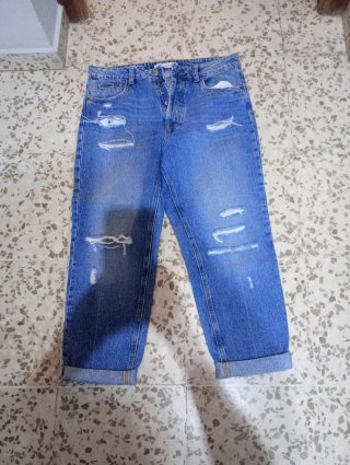 Pantalones vaqueros desgastados