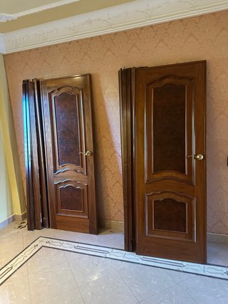 Puerta de madera con diseño