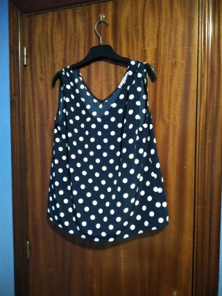 Blusa tirantes lunares azul y blanco Talla M