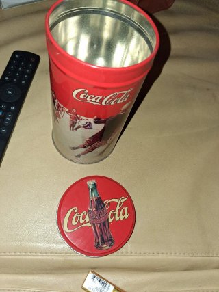 Bote Chapa Coca-Cola Colección