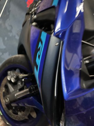 Yamaha R1 2024 Azul
