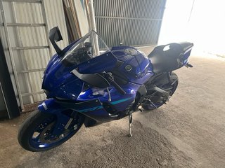 Yamaha R1 2024 Azul